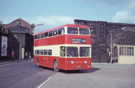 611 5562 HE Yorkshire Traction 6x4 Quality Bus Photo 